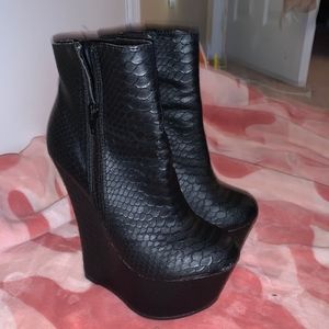 Sophia & Lee Sloane Wedge Bootie Black